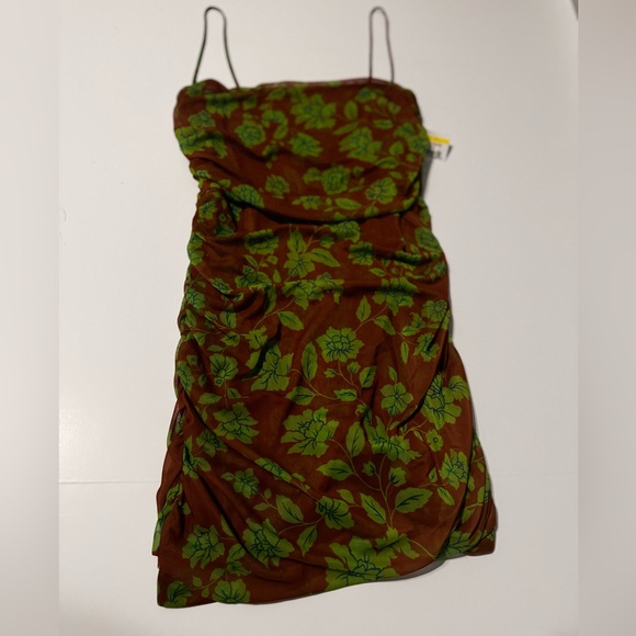 NWT Bec & Bridge Ruched Floral
Blossom Mini Dress in Brown/ Green Sz 8 - Picture 5 of 6